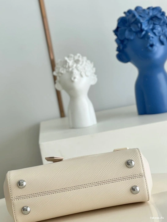 LOUIS CHANELUNY BB VUITTON 0521